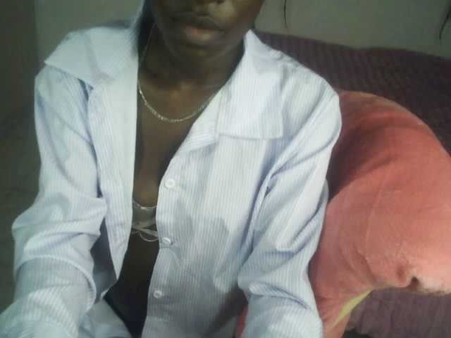 Nadama live cam on BongaCams