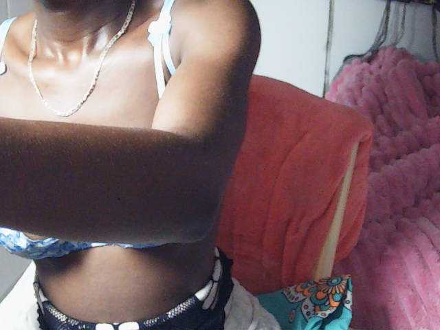Nadama live cam on BongaCams