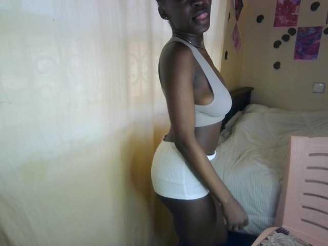 Nadama live cam on BongaCams