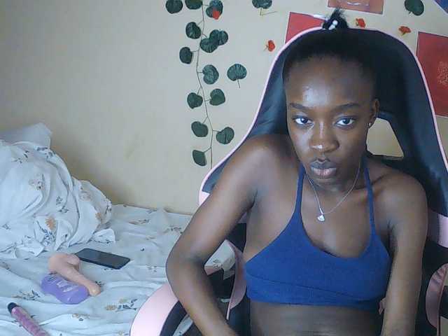 Nadama live cam on BongaCams