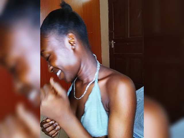 Nadama live cam on BongaCams