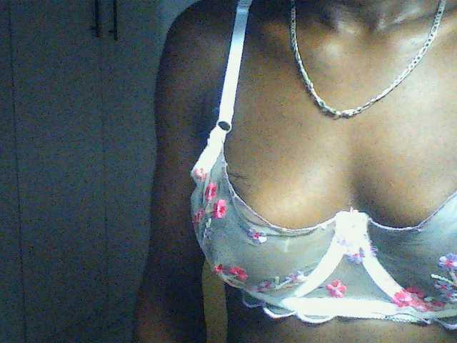 Nadama live cam on BongaCams