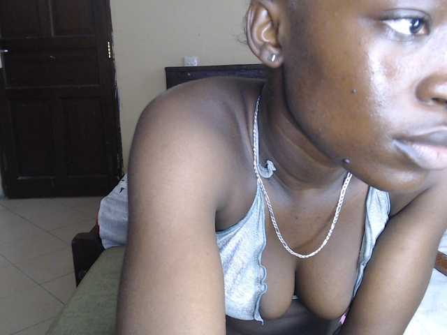 Nadama live cam on BongaCams