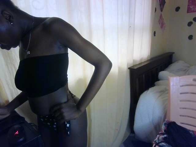 Nadama live cam on BongaCams