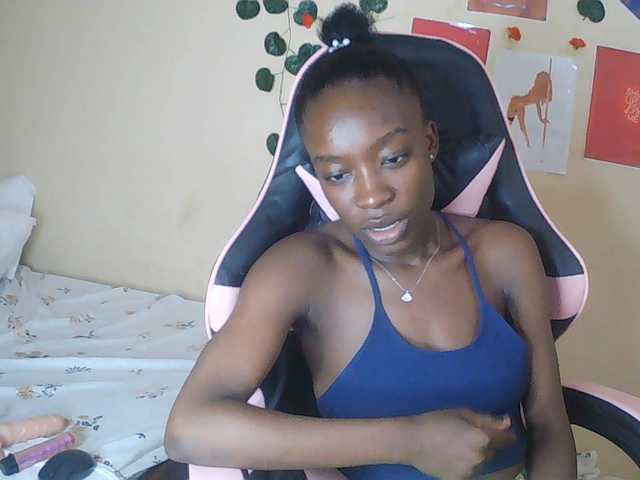 Nadama live cam on BongaCams