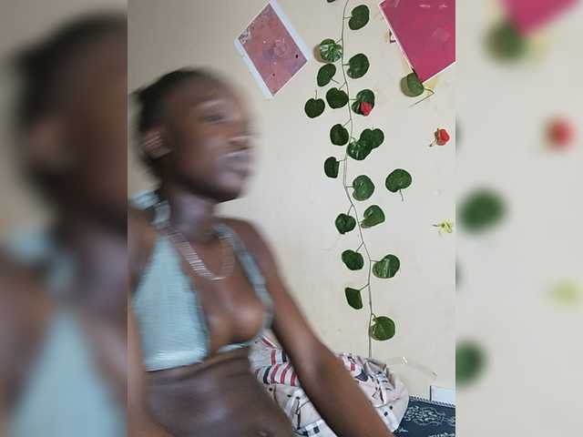 Nadama live cam on BongaCams