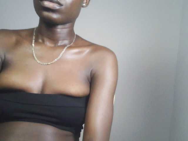 Nadama live cam on BongaCams