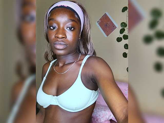 Nadama live cam on BongaCams