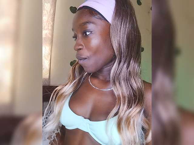 Nadama live cam on BongaCams