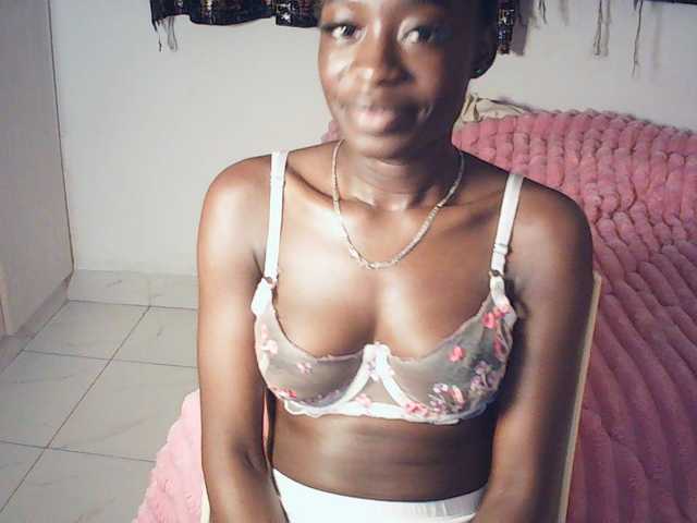 Nadama live cam on BongaCams