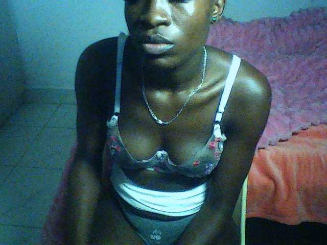 Nadama live cam on BongaCams