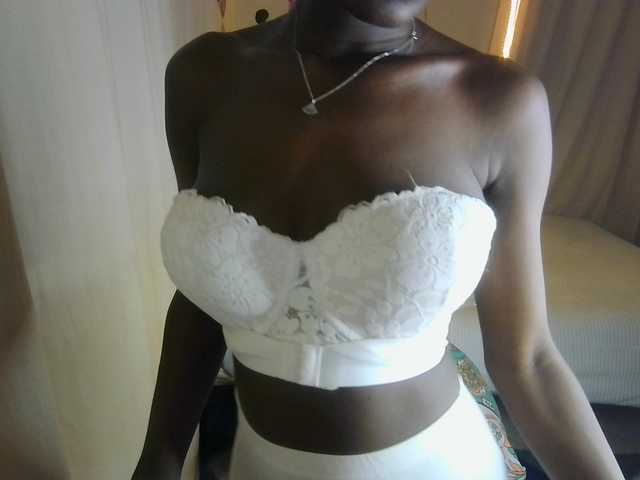 Nadama live cam on BongaCams