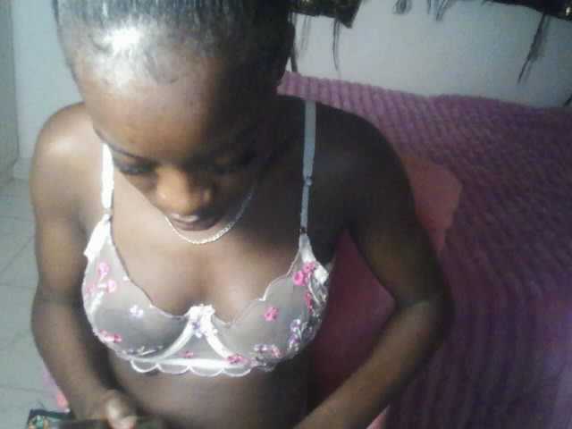 Nadama live cam on BongaCams