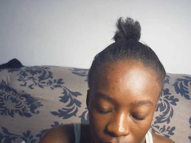 Nadama — live female cam