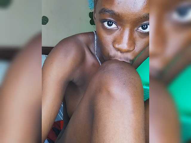 Nadama live cam on BongaCams