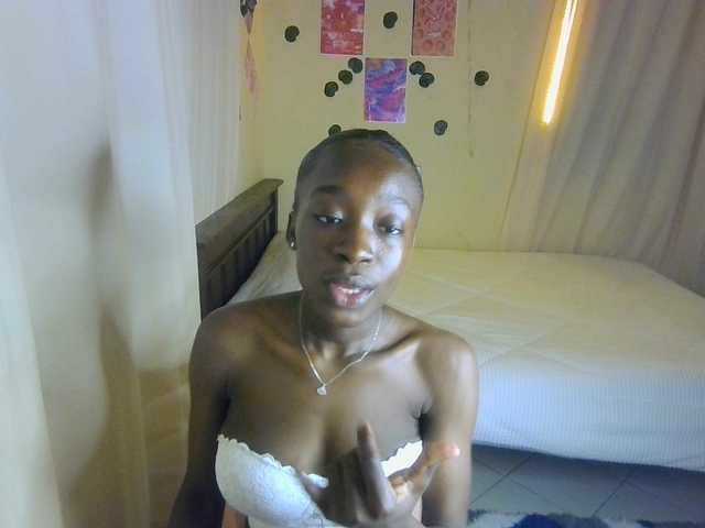 Nadama live cam on BongaCams