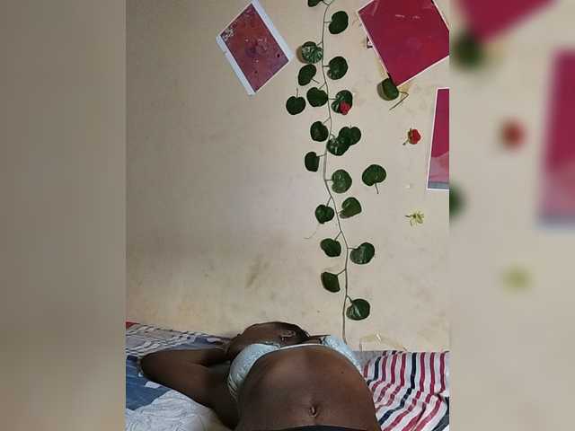 Nadama live cam on BongaCams