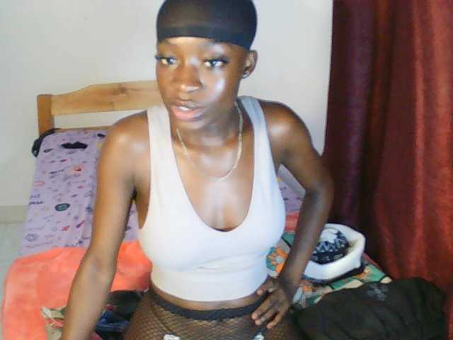 Nadama live cam on BongaCams