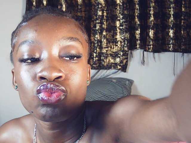 Nadama live cam on BongaCams