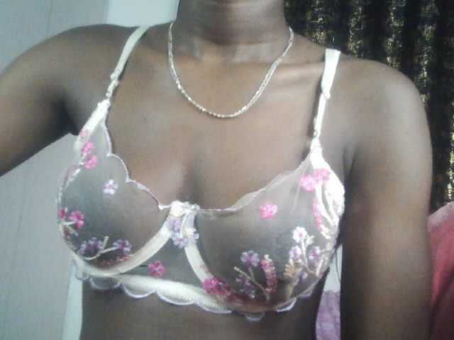 Nadama live cam on BongaCams