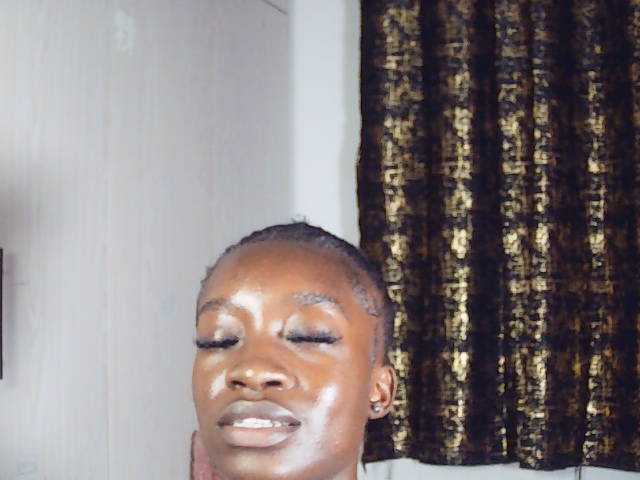 Nadama live cam on BongaCams