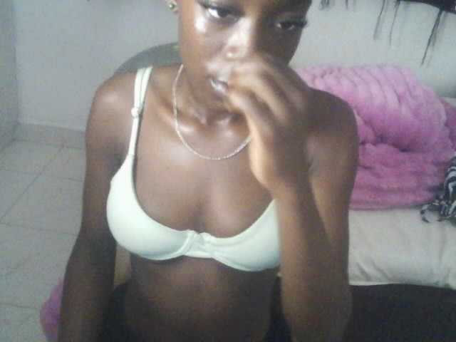 Nadama live cam on BongaCams
