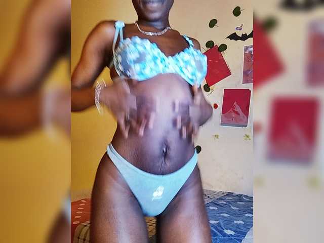 Nadama live cam on BongaCams