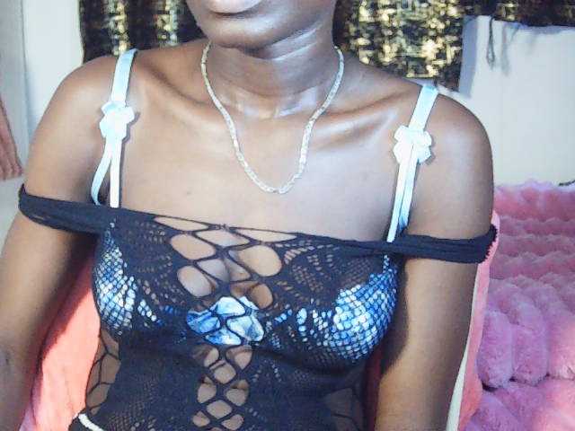 Nadama live cam on BongaCams