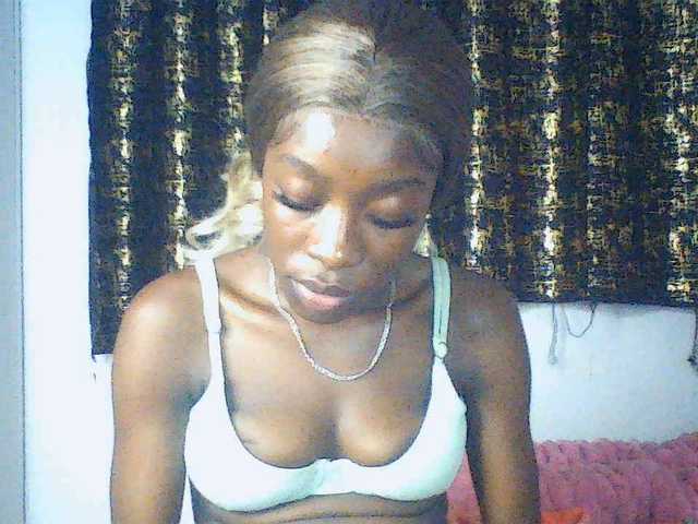 Nadama live cam on BongaCams