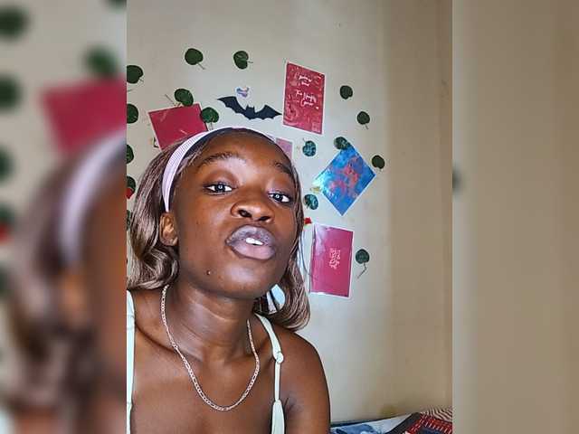 Nadama live cam on BongaCams