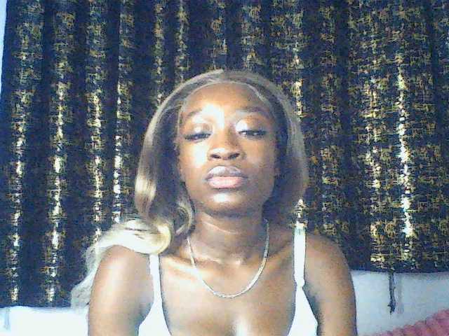 Nadama live cam on BongaCams