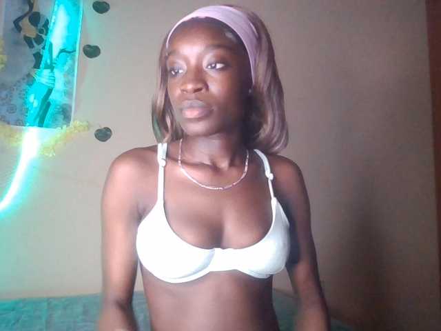 Nadama live cam on BongaCams