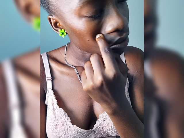 Nadama live cam on BongaCams
