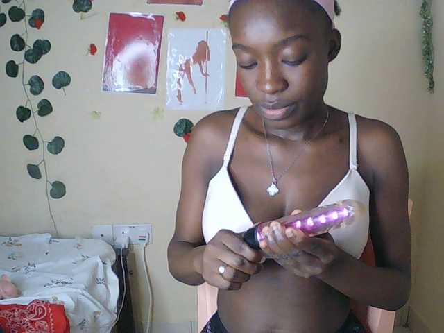 Nadama live cam on BongaCams