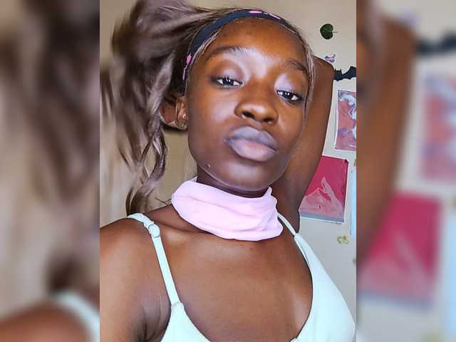Nadama live cam on BongaCams