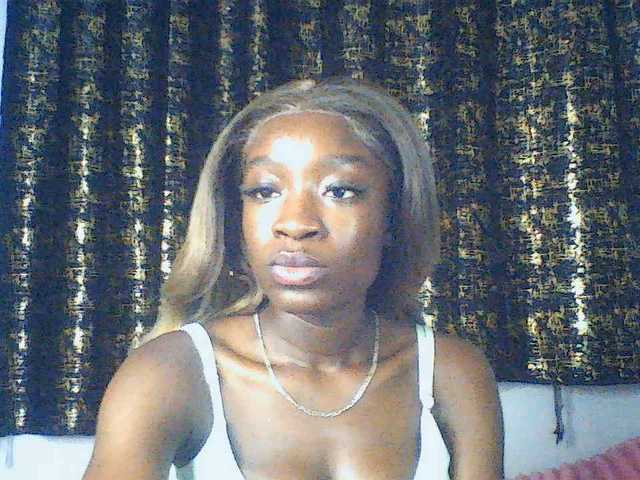 Nadama live cam on BongaCams