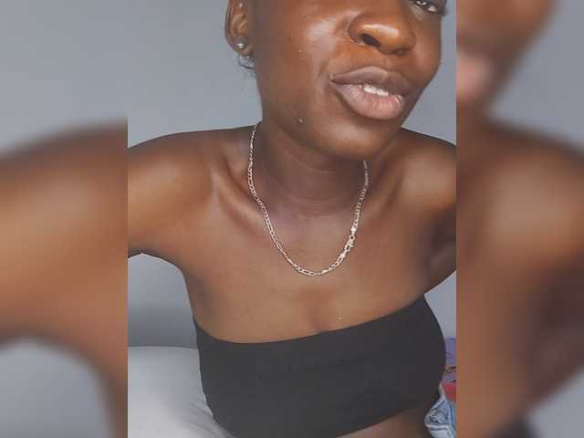 Nadama live cam on BongaCams