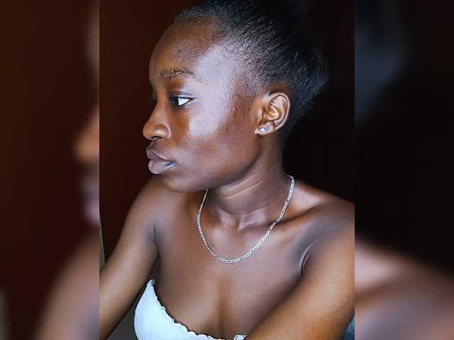 Nadama live cam on BongaCams