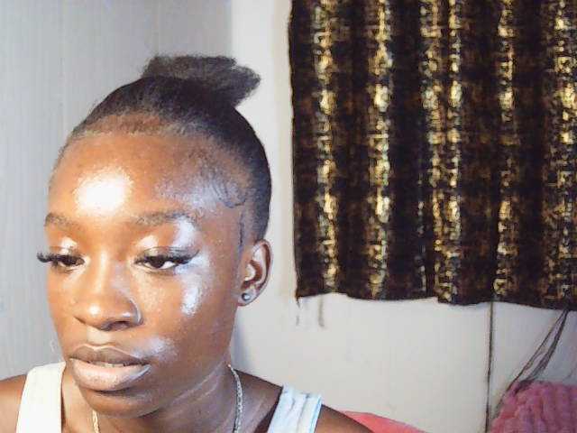 Nadama live cam on BongaCams