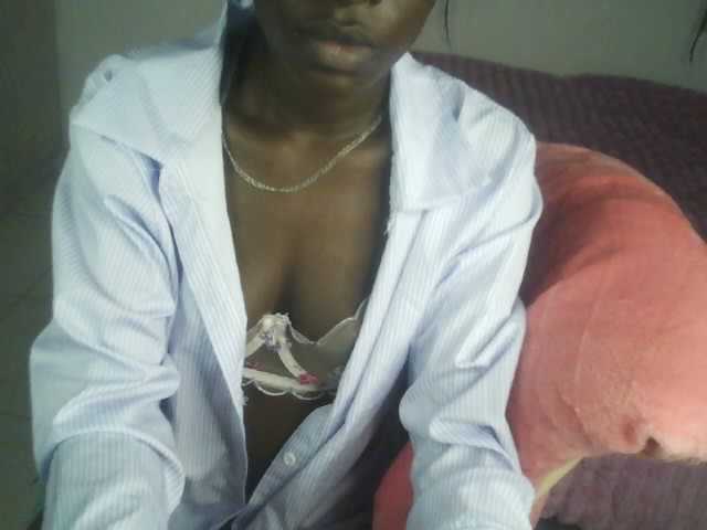 Nadama live cam on BongaCams