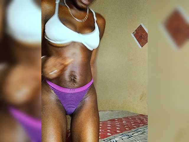 Nadama live cam on BongaCams