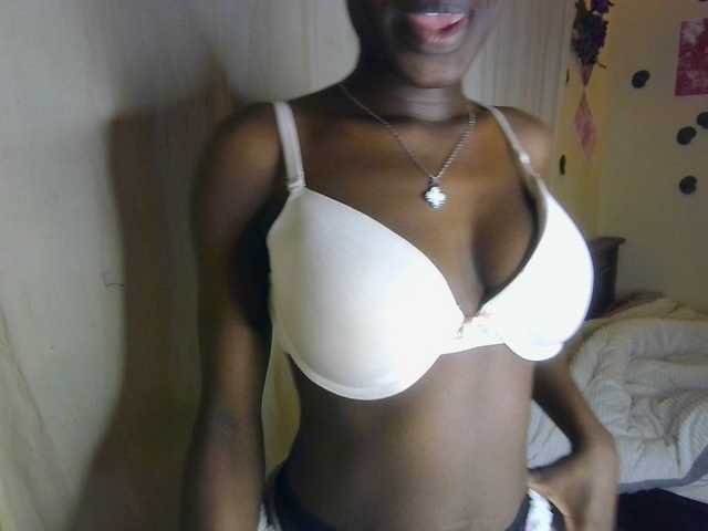 Nadama live cam on BongaCams