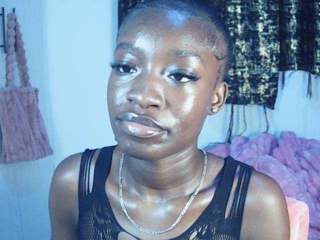 Nadama live cam on BongaCams