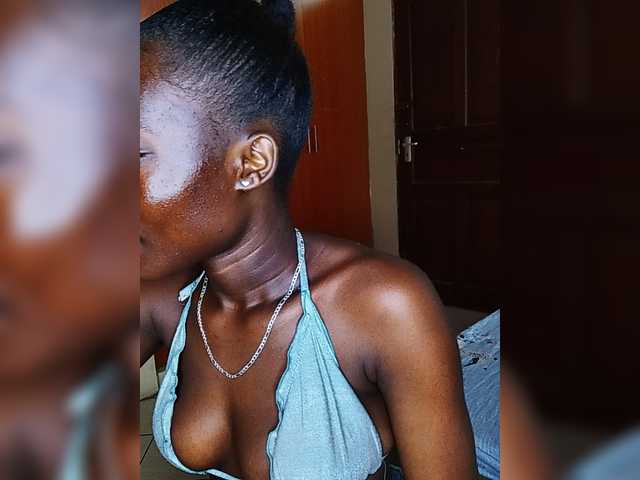 Nadama live cam on BongaCams