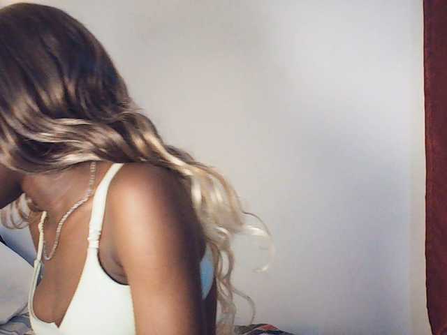 Nadama live cam on BongaCams