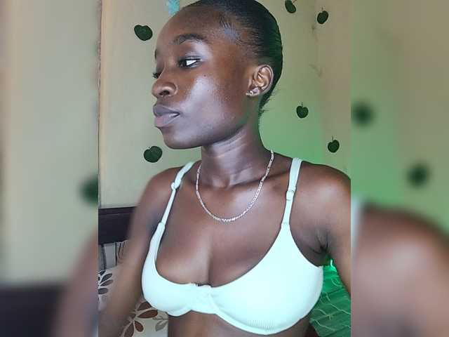 Nadama live cam on BongaCams