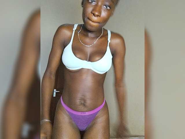 Nadama live cam on BongaCams