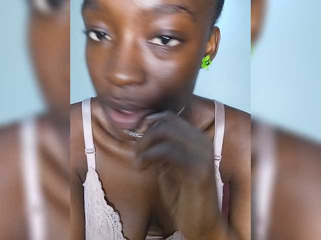 Nadama live cam on BongaCams