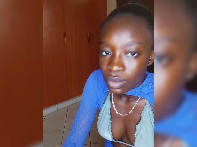 Nadama live cam on BongaCams