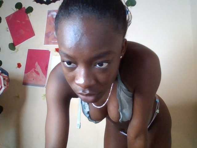 Nadama live cam on BongaCams